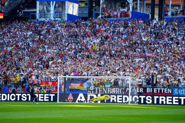 Manuel Neuer of Germany saves Fabian Balbuena of Paraguay penalty Germany v Paraguay, 2026 FIFA World Cup, WM, Weltmeisterschaft, Fussball Round of 32, Football, Boston Stadium, Foxborough, Massachusetts, USA - 29 Jun 2026Foxborough Boston Stadium Massachusetts (MA) United States of America  Copyright: xJavierxGarcia Shutterstockx 16969211cg