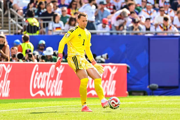 Germany v Paraguay: Round Of 32 - FIFA World Cup, WM, Weltmeisterschaft, Fussball 2026 Massachusetts, United States - 29 June: Goalkeeper Manuel Neuer of Germany passes the ball during the FIFA World Cup 2026 Round Of 32 match between Germany and Paraguay at Boston Stadium on June 29, 2026 in Foxborough, United States. Foxborough Boston Stadium Massachusetts United States Copyright: xLatinxSportxImagesx