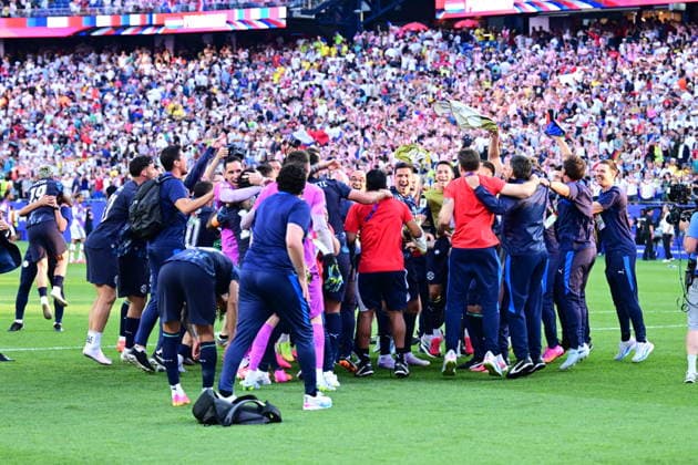 Germany v Paraguay - FIFA World Cup, WM, Weltmeisterschaft, Fussball 2026 - Round of 32 FOXBOROUGH, USA - JUNE 29: Players of Paraguay celebrate after penalty shoot-out at the 2026 FIFA World Cup Round of 32 match between Germany and Paraguay at Boston Stadium (Gillette Stadium) in Foxborough, Massachusetts, United States on June 29, 2026. Abdulhamid Hosbas Anadolu Massachusetts United States. Editorial use only. Please get in touch for any other usage.  Copyright: x2026xAnadoluxAbdulhamidxHosbasx