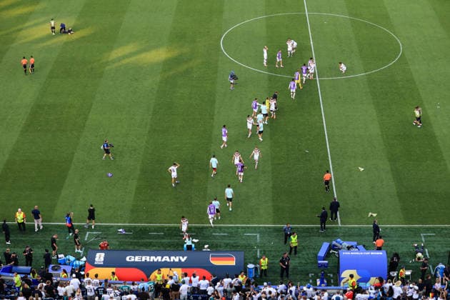 Football - FIFA World Cup, WM, Weltmeisterschaft, Fussball - Round of 32 - Germany v Paraguay 29th June 2026 - FIFA World Cup - Round of 32 - Germany v Paraguay - Germany players react at full time as they get knocked out - Photo: Simon Stacpoole Offside. Foxborough USA *** Fußball – FIFA-Weltmeisterschaft, Runde der letzten 32: Deutschland gegen Paraguay, 29. Juni 2026 – FIFA-Weltmeisterschaft, Runde der letzten 32: Deutschland gegen Paraguay – Die deutschen Spieler reagieren nach dem Abpfiff auf das Ausscheiden. Foto: Simon Stacpoole, Offside, Foxborough, USA  Copyright: xSimonxStacpoolexOffside