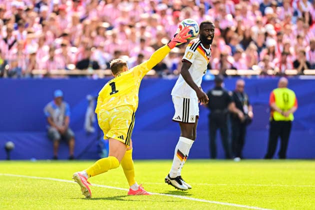 Germany v Paraguay: Round Of 32 - FIFA World Cup, WM, Weltmeisterschaft, Fussball 2026 Massachusetts, United States - 29 June: Goalkeeper Manuel Neuer of Germany passes the ball during the FIFA World Cup 2026 Round Of 32 match between Germany and Paraguay at Boston Stadium on June 29, 2026 in Foxborough, United States. Foxborough Boston Stadium Massachusetts United States Copyright: xLatinxSportxImagesx