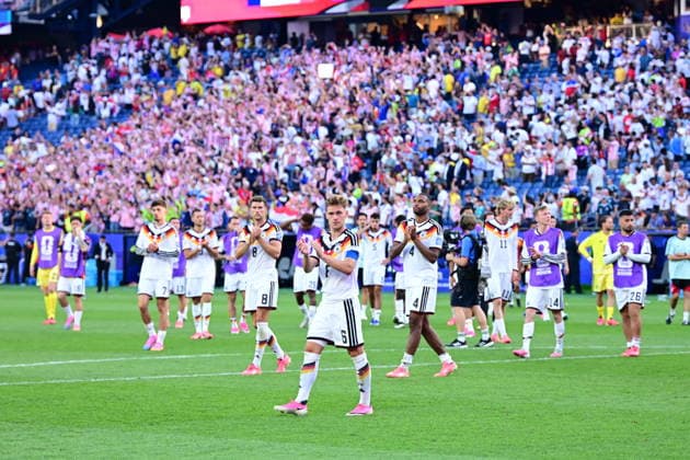 Germany v Paraguay - FIFA World Cup, WM, Weltmeisterschaft, Fussball 2026 - Round of 32 FOXBOROUGH, USA - JUNE 29: Players of Germany greet their fans after losing at the 2026 FIFA World Cup Round of 32 match between Germany and Paraguay at Boston Stadium (Gillette Stadium) in Foxborough, Massachusetts, United States on June 29, 2026. Abdulhamid Hosbas Anadolu Massachusetts United States. Editorial use only. Please get in touch for any other usage.  Copyright: x2026xAnadoluxAbdulhamidxHosbasx