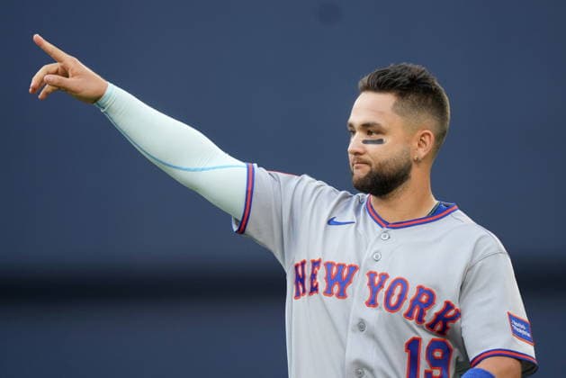 June 29, 2026, Toronto, On, CANADA: New York Mets third baseman Bo Bichette (19) acknowledges the crowd as he s presented with a tribute video from his time as a Toronto Blue Jay prior to first inning American League MLB, Baseball Herren, USA baseball action between the Toronto Blue Jays and the New York Mets, in Toronto, Monday, June 29, 2026. Canada News - June 29, 2026  - ZUMAc35_ 20260629_zaf_c35_072 Copyright: xNathanxDenettex
