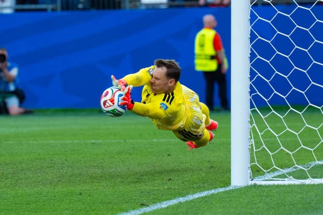 Manuel Neuer (Germany, 1) hält einen Elfmeter von Paraguay FIFA World Cup, WM, Weltmeisterschaft, Fussball 2026: Deutschland v Paraguay 29 June 2026, FIFA World Cup 2026: Germany v Paraguay (Round of 32) at Boston Stadium in Foxborough, Massachusetts, USA *** Manuel Neuer of Germany (No. 1) saves a penalty kick from Paraguay. 2026 FIFA World Cup: Germany vs. Paraguay, June 29, 2026. 2026 FIFA World Cup: Germany vs. Paraguay, Round of 32, at Boston Stadium in Foxborough, Massachusetts, USA Copyright: HMBxMedia xMarcoxBader