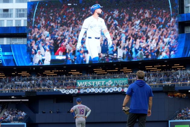 June 29, 2026, Toronto, On, CANADA: New York Mets third baseman Bo Bichette (19) looks on at a tribute video from his time as a Toronto Blue Jay prior to first inning American League MLB, Baseball Herren, USA baseball action between the Toronto Blue Jays and the New York Mets, in Toronto, Monday, June 29, 2026. Canada News - June 29, 2026  - ZUMAc35_ 20260629_zaf_c35_076 Copyright: xNathanxDenettex
