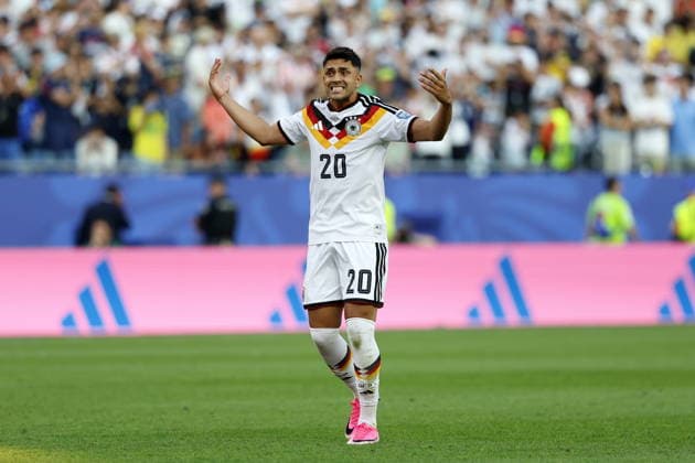 FIFA World Cup, WM, Weltmeisterschaft, Fussball 2026 - Round of 32 - Germany vs Paraguay Nadiem Amiri of Germany (C) gestures to the crowd during the penalty shoot-out of the FIFA World Cup 2026 Round of 32 match Germany against Paraguay, in Boston, Massachusetts, USA, 29 June 2026. FOXBOROUGH United States  Copyright: xGREGxM.xCOOPERx