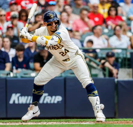 Milwaukee Brewers catcher William Contreras is hit in the ankle with a pitch thrown by Cincinnati Reds starting pitcher Nick Lodolo in the first inning of the MLB, Baseball Herren, USA game between the Cincinnati Reds and the Milwaukee Brewers at American Family Field in Milwaukee, Wisconsin on Monday, June 29, 2026.  MIL20260629805 TANNENxMAURY