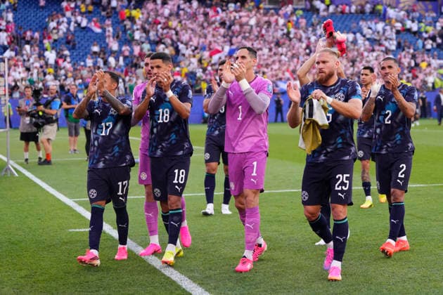 Germany v Paraguay: Round Of 32 - FIFA World Cup, WM, Weltmeisterschaft, Fussball 2026 Players of Paraguay celebrate the victory and greet the supporters during the FIFA World Cup 2026 Round Of 32 match between Germany and Paraguay at Boston Stadium on June 29, 2026 in Foxborough, Massachusetts. Foxborough MA United States  Copyright: xJosexBretonx originalFilename:bretonhernandez-germanyv260629_np1ig.jpg