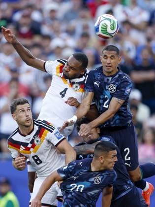 FOXBOROUGH - (LR) Leon Goretzka of Germany, Jonathan Tah of Germany, Braian Ojeda of Paraguay, Gustavo Gomez of Paraguay, Gustavo Velazquez of Paraguay during the 2026 FIFA World Cup, WM, Weltmeisterschaft, Fussball round of 32 match between Germany and Paraguay at Boston Stadium on June 29, 2026 in Foxborough, United States. MAURICE VAN STEEN ANP FIFA World Cup 2026 - round of 32 2026 xVIxANPxSportx xMauricexvanxSteenxIVx 562411421 originalFilename: 562411421.jpg