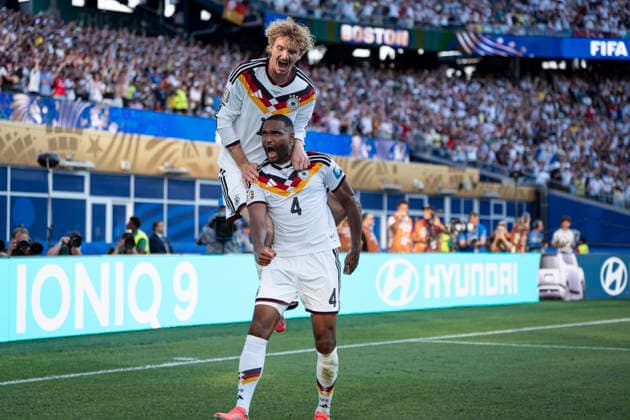 FOOTBALL : Allemagne vs Paraguay - Coupe du Monde de la FIFA 2026. Boston Stadium, Boston, Massachusetts, Etats-Unis. 29 06 2026. joueurs de l Allemagne cÃ lebrent le but inscrit par Jonathan Tah 4 (Germany), avant que celui-ci ne soit finalement annulÃ apres intervention de l assistance vidÃ o Ã l arbitrage (VAR), lors du match des huitiemes de finale de la Coupe du Monde de la FIFA 2026 entre l Allemagne et le Paraguay, au Boston Stadium, Ã Boston, Massachusetts, Etats-Unis, le 29 juin 2026.  Copyright: xx