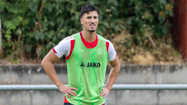Trainingsstart bei den Würzburger Kickers, am 29.6.2026, KRE-Sportpark, Sieboldshöhe. Im Bild: Arda Süne *** Start of training with the Würzburger Kickers on June 29, 2026, at KRE Sportpark, Sieboldshöhe. Pictured: Arda Süne Copyright: HMBxMedia xHeikoxBecker