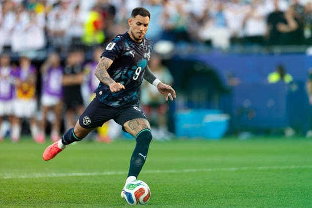 June 29, 2026; Foxborough, Massachusetts, USA; Paraguay forward Antonio Sanabria (9) takes a penalty kick during a shootout in a FIFA World Cup, WM, Weltmeisterschaft, Fussball 2026 Round of 32 match between Germany and Paraguay at Boston Stadium. (c) CSM - ZUMAc04_ 20260629_zma_c04_049 Copyright: xBurtxGranofskyx