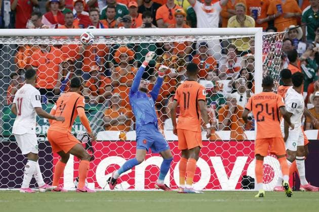 MONTERREY - Netherlands goalkeeper Bart Verbruggen during the 2026 FIFA World Cup, WM, Weltmeisterschaft, Fussball knockout phase match between the Netherlands and Morocco at the Monterrey Stadium on June 29, 2026, in Monterrey, Mexico. ROBIN VAN LONKHUIJSEN ANP FIFA World Cup 2026 - round of 32 2026 xVIxANPxSportx xxANPxIVx 562414813 originalFilename: 562414813.jpg
