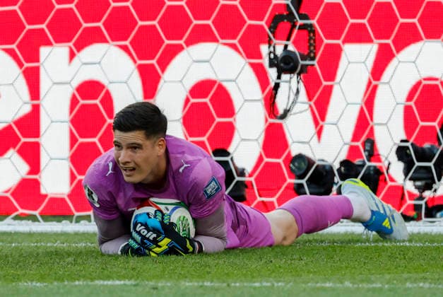 FOXBOROUGH, MA - JUNE 29: Orlando Gill 12 of Paraguay looks upfield after making a stop during a FIFA World Cup, WM, Weltmeisterschaft, Fussball 2026 Round of 32 match between Germany and Paraguay on June 29, 2026 at Boston Stadium in Foxborough, Massachusetts. (Photo by Fred Kfoury III Icon Sportswire) SOCCER: JUN 29 FIFA World Cup 26 Round of 32 - Germany v Paraguay EDITORIAL USE ONLY Icon482260629052