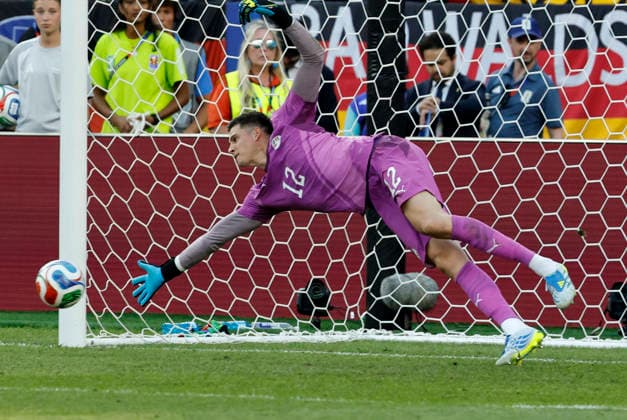 FOXBOROUGH, MA - JUNE 29: Orlando Gill 12 of Paraguay dives for a penalty shot during a FIFA World Cup, WM, Weltmeisterschaft, Fussball 2026 Round of 32 match between Germany and Paraguay on June 29, 2026 at Boston Stadium in Foxborough, Massachusetts. (Photo by Fred Kfoury III Icon Sportswire) SOCCER: JUN 29 FIFA World Cup 26 Round of 32 - Germany v Paraguay EDITORIAL USE ONLY Icon482260629063
