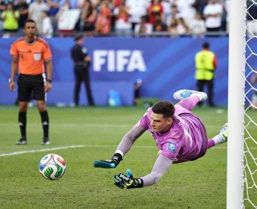 June 29, 2026, Foxborough, Massachusetts, USA: Paraguay goalkeeper Orlando Gill (12) makes a save during penalty kicks during the June 29th FIFA World Cup, WM, Weltmeisterschaft, Fussball 2026 matchup between Germany and Paraguay at Gillette Stadium in Foxborough, Massachusetts. FIFA World Cup 2026: Germany : Paraguay  - ZUMAs325 20260629_zsp_s325_154 Copyright: xJessxStilesx