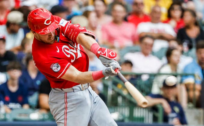 Cincinnati Reds catcher Tyler Stephenson hits a double in the second inning of the MLB, Baseball Herren, USA game between the Cincinnati Reds and the Milwaukee Brewers at American Family Field in Milwaukee, Wisconsin on Monday, June 29, 2026.  MIL20260629807 TANNENxMAURY