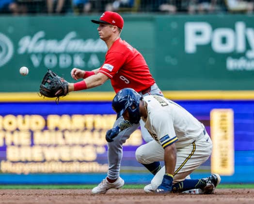 Milwaukee Brewers left fielder Jackson Chourio is forced out at second base by Cincinnati Reds second baseman Matt McLain in the third inning of the MLB, Baseball Herren, USA game between the Cincinnati Reds and the Milwaukee Brewers at American Family Field in Milwaukee, Wisconsin on Monday, June 29, 2026.  MIL20260629815 TANNENxMAURY