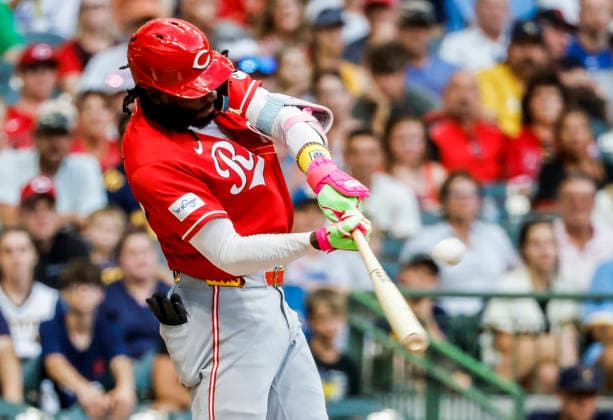 Cincinnati Reds designated hitter Elly de la Cruz hits a two RBI home run in the fifth inning of the MLB, Baseball Herren, USA game between the Cincinnati Reds and the Milwaukee Brewers at American Family Field in Milwaukee, Wisconsin on Monday, June 29, 2026.  MIL20260629825 TANNENxMAURY