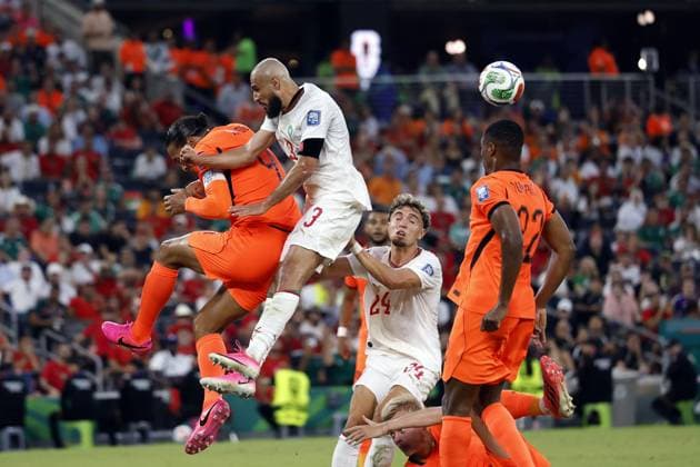 MONTERREY - (lr) Virgil van Dijk for the Netherlands, Noussair Mazraoui for Morocco during the 2026 FIFA World Cup, WM, Weltmeisterschaft, Fussball knockout phase match between the Netherlands and Morocco at Monterrey Stadium on June 29, 2026, in Monterrey, Mexico. ROBIN VAN LONKHUIJSEN ANP FIFA World Cup 2026 - round of 32 2026 xVIxANPxSportx xxANPxIVx 562416349 originalFilename: 562416349.jpg