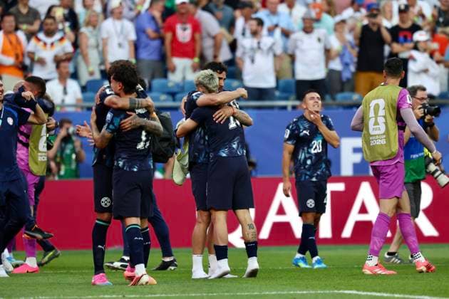 FOXBOROUGH, MASSACHUSETTS - JUNE 29: Players of Paraguay celebrate during the FIFA World Cup, WM, Weltmeisterschaft, Fussball 2026 Round of 32 match between Germany and Paraguay at Boston Stadium on June 29, 2026 in Foxborough, Massachusetts.  Copyright: xVCGx 111651322432