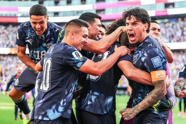 June 29, 2026, Foxborough, Ma, United States of America: Paraguay players celebrate their 4Ã¢â‚¬3 penalty shootout victory over Germany, securing a place in the Round of 16 during the FIFA World Cup, WM, Weltmeisterschaft, Fussball 2026 Round of 32 match at Boston Stadium, in Foxborough, United States, on Monday, June 29, 2026.(Foto: Brazil Photo Press Brazil Photo Press) INTERNATIONAL Foxborough United States of America - ZUMAv122 0860360808st Copyright: xWilliamxVolcovx