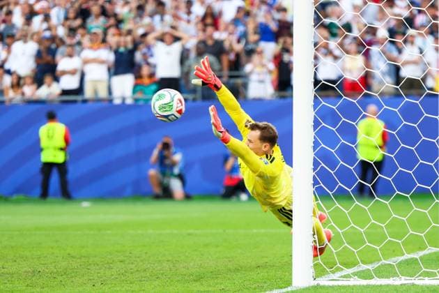 June 29, 2026, Foxborough, Ma, United States of America: Manuel Neuer goalkeeper of Germany during the penalty shootout the FIFA World Cup, WM, Weltmeisterschaft, Fussball 2026 Round of 32 match between Germany and Paraguay at Boston Stadium, in Foxborough, United States, on Monday, June 29, 2026.(Foto: Brazil Photo Press Brazil Photo Press) INTERNATIONAL Foxborough United States of America - ZUMAv122 0860360980st Copyright: xWilliamxVolcovx
