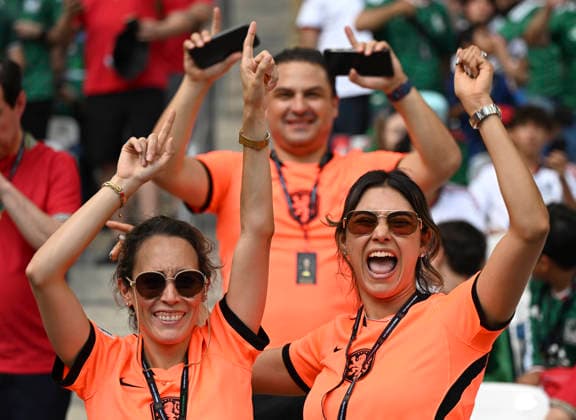 (260630) -- MONTERREY, June 30, 2026 -- Fans of the Netherlands cheer for the team before the round of 32 match between the Netherlands and Morocco at the 2026 FIFA World Cup, WM, Weltmeisterschaft, Fussball at Estadio Monterrey in Monterrey, Mexico, on June 29, 2026. ) (SP)MEXICO-MONTERREY-FOOTBALL-FIFA WORLD CUP--ROUND OF 32-NED VS MAR WuxWei 