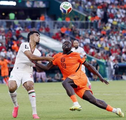 MONTERREY - (lr) Chadi Riad of Morocco, Brian Brobbey of the Netherlands during the 2026 FIFA World Cup, WM, Weltmeisterschaft, Fussball knockout phase match between the Netherlands and Morocco at the Monterrey Stadium on June 29, 2026, in Monterrey, Mexico. ROBIN VAN LONKHUIJSEN ANP FIFA World Cup 2026 - round of 32 2026 xVIxANPxSportx xxANPxIVx 562417316 originalFilename: 562417316.jpg