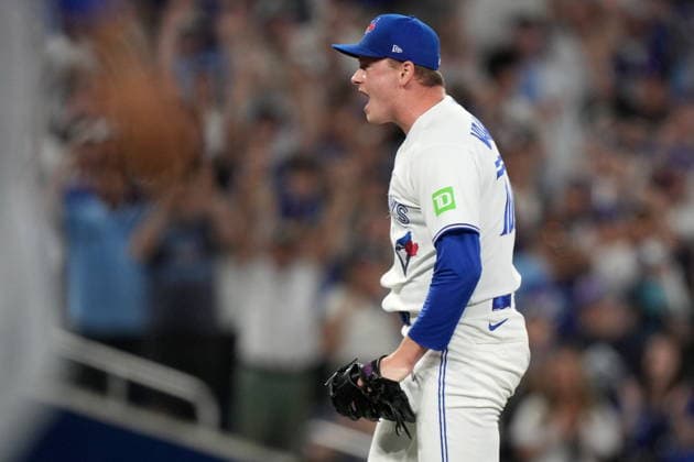 June 29, 2026, Toronto, On, CANADA: Toronto Blue Jays pitcher Louis Varland (77) celebrates the team s win following American League MLB, Baseball Herren, USA baseball action against the New York Mets, in Toronto, Monday, June 29, 2026. Canada News - June 29, 2026  - ZUMAc35_ 20260629_zaf_c35_119 Copyright: xNathanxDenettex