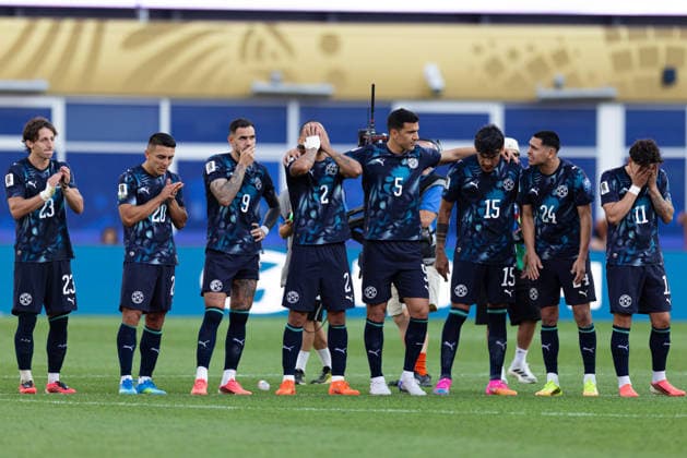 June 29, 2026; Foxborough, Massachusetts, USA; Paraguay players react after a missed penalty kick in a FIFA World Cup, WM, Weltmeisterschaft, Fussball 2026 Round of 32 match between Germany and Paraguay at Boston Stadium. (c) CSM - ZUMAc04_ 20260629_zma_c04_081 Copyright: xBurtxGranofskyx