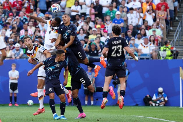 FOXBOROUGH, MASSACHUSETTS - JUNE 29: Jonathan Tah of Germany and Gustavo Velazquez of Paraguay head the ball during the FIFA World Cup, WM, Weltmeisterschaft, Fussball 2026 Round of 32 match between Germany and Paraguay at Boston Stadium on June 29, 2026 in Foxborough, Massachusetts.  Copyright: xWuxZhizhaox 111651327736