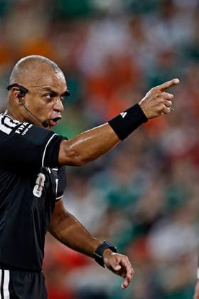 20th June 2026; Monterrey Stadium, Monterrey, Mexico; FIFA World Cup, WM, Weltmeisterschaft, Fussball Football, Netherlands versus Morocco; Brazilian FIFA referee Wilton Pereira Sampaio gestures HeulerxAndrey DiaEsportivo