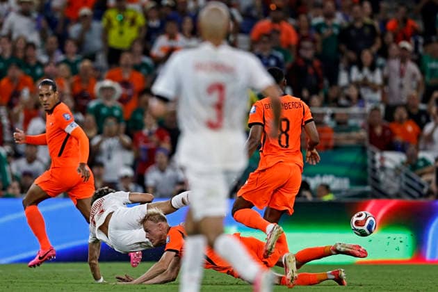 20th June 2026; Monterrey Stadium, Monterrey, Mexico; FIFA World Cup, WM, Weltmeisterschaft, Fussball Football, Netherlands versus Morocco; Jan Paul van Hecke of Netherlands battles for possession ball with Ismael Saibari of Morocco HeulerxAndrey DiaEsportivo