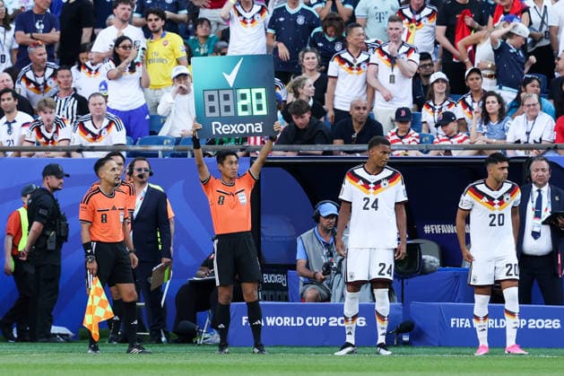FOXBOROUGH, MASSACHUSETTS - JUNE 29: Referee Ma Ning reacts during the FIFA World Cup, WM, Weltmeisterschaft, Fussball 2026 Round of 32 match between Germany and Paraguay at Boston Stadium on June 29, 2026 in Foxborough, Massachusetts.  Copyright: xWuxZhizhaox 111651327739