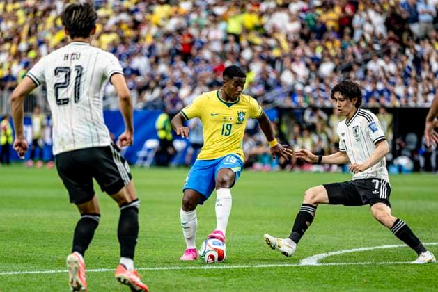 HOUSTON - Endrick of Brazil and Ao Tanaka of Japan during the 2026 World Cup match between Brazil and Japan at Houston Stadium on June 29, 2026, in Houston, United States. (Photo by Stefan Koops EYE4IMAGES DeFodi Images) - *** HOUSTON: Endrick of Brazil and Ao Tanaka of Japan during the 2026 World Cup match between Brazil and Japan at Houston Stadium on June 29, 2026, in Houston, United States. Photo by Stefan Koops, EYE4IMAGES, DeFodi Images