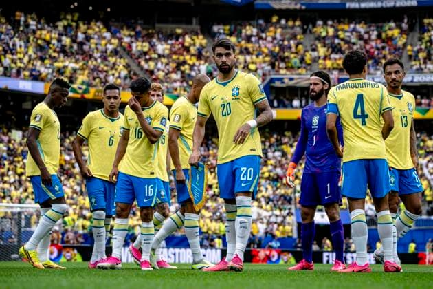 HOUSTON - (lr) Douglas Santos of Brazil, Lucas Paqueta of Brazil, goalkeeper Alisson Becker of Brazil during the 2026 World Cup match between Brazil and Japan at Houston Stadium on June 29, 2026, in Houston, United States. (Photo by Stefan Koops EYE4IMAGES DeFodi Images) - *** HOUSTON — Douglas Santos of Brazil, Lucas Paquetá of Brazil, and goalkeeper Alisson Becker of Brazil during the 2026 World Cup match between Brazil and Japan at Houston Stadium on June 29, 2026, in Houston, United States. Photo by Stefan Koops, EYE4IMAGES, DeFodi Images