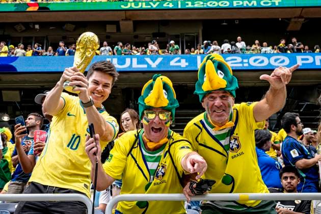 HOUSTON - Brazilian supporters during the 2026 World Cup match between Brazil and Japan at Houston Stadium on June 29, 2026, in Houston, United States. (Photo by Stefan Koops EYE4IMAGES DeFodi Images) - *** HOUSTON: Brazilian fans during the 2026 World Cup match between Brazil and Japan at Houston Stadium on June 29, 2026, in Houston, United States. Photo by Stefan Koops, EYE4IMAGES, DeFodi Images