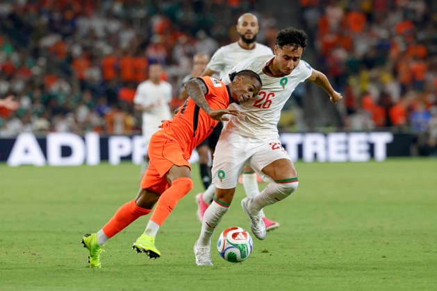 June 29, 2026, Guadalupe, Nuevo Leon, Mexico: C. Summerville (L) of Netherlands battles for possession ball with A. Eddine (R) of Morocco, during the match between Netherlands and Morocco in the Round of 32 of the FIFA World Cup, WM, Weltmeisterschaft, Fussball 2026, at Monterrey Stadium. Guadalupe Mexico - ZUMAo125 20260629_zip_o125_026 Copyright: xAntonioxOjedax