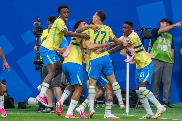 June 29, 2026: Brazil forward Gabriel Martinelli (22) celebrates his goal with teammates during a FIFA World Cup, WM, Weltmeisterschaft, Fussball Round of 32 match between Brazil and Japan in Houston, TX. .. CSM - ZUMAc04_ 20260629_zma_c04_101 Copyright: xTraskxSmithx