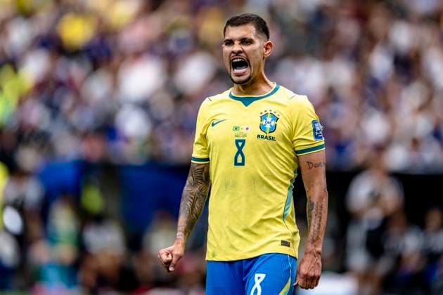 HOUSTON - Bruno Guimaraes of Brazil during the 2026 World Cup match between Brazil and Japan at Houston Stadium on June 29, 2026, in Houston, United States. (Photo by Stefan Koops EYE4IMAGES DeFodi Images) - *** HOUSTON: Bruno Guimaraes of Brazil during the 2026 World Cup match between Brazil and Japan at Houston Stadium on June 29, 2026, in Houston, United States. Photo by Stefan Koops, EYE4IMAGES, DeFodi Images