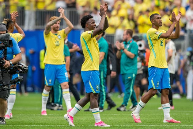 June 29, 2026: Brazil forward Vinicius Junior (7) celebrates a victory after a FIFA World Cup, WM, Weltmeisterschaft, Fussball Round of 32 match between Brazil and Japan in Houston, TX. .. CSM - ZUMAc04_ 20260629_zma_c04_113 Copyright: xTraskxSmithx