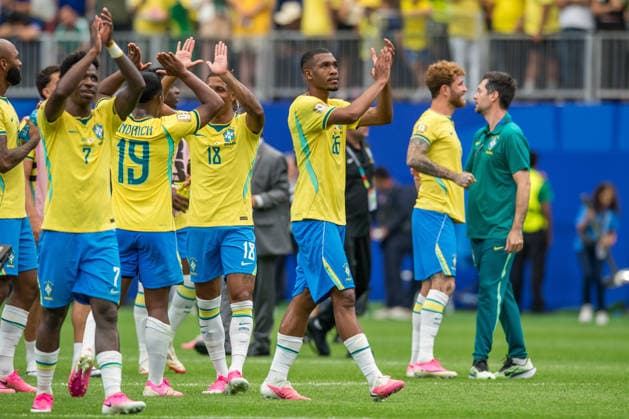 June 29, 2026: Brazil team members celebrate a victory after a FIFA World Cup, WM, Weltmeisterschaft, Fussball Round of 32 match between Brazil and Japan in Houston, TX. .. CSM - ZUMAc04_ 20260629_zma_c04_132 Copyright: xTraskxSmithx