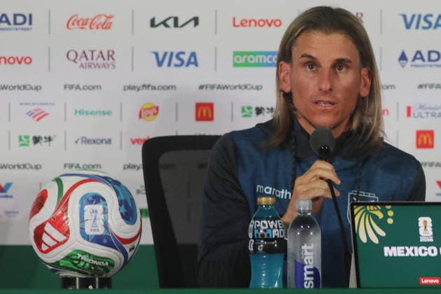 Mexico v Ecuador Round of 32 press conference, PK, Pressekonferenz - FIFA World Cup, WM, Weltmeisterschaft, Fussball 2026 Ecuador national team, Nationalteam Head Coach Sebastian AndrÃ s Beccacece speaks during a news conference ahead the FIFA Word Cup 2026 round of 32 match between Mexico and Ecuador at Mexico City Stadium. on June 29, 2026 in Mexico City, Mexico. (Photo by Ian Robles Eyepix Group) Copyright: xIanxRobles xEyepixxGroupx EL_29062026_189604JPEG