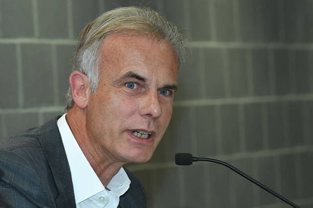 Fußball 3. Liga Pressekonferenz Rot-Weiss Essen am 30.06.2026 im Stadion an der Hafenstraße in Essen RWE AG wird neuer Hauptsponsor von Rot-Weiss Essen Michael Marhofer ( Vorsitzender der Geschäftsführung ifm ) *** Soccer 3rd Division Press Conference: Rot-Weiss Essen on June 30, 2026, at the Hafenstraße Stadium in Essen; RWE AG Becomes New Main Sponsor of Rot-Weiss Essen; Michael Marhofer, Chairman of the Executive Board of ifm xRx