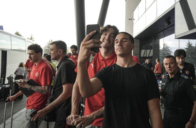 Arrival of Turkiye basketball team at Sarajevo Airport SARAJEVO, BOSNIA AND HERZEGOVINA - JUNE 30: Turkish national basketball team arrives at Sarajevo Airport, Bosnia and Herzegovina on June 30, 2026, ahead of the upcoming FIBA Basketball World Cup 2027 European Qualifiers between Bosnia and Herzegovina and Turkiye. Samir Jordamovic Anadolu Sarajevo Bosnia and Herzegovina. Editorial use only. Please get in touch for any other usage.  Copyright: x2026xAnadoluxSamirxJordamovicx