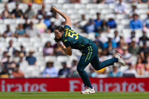 Australia Women v West Indies Women, ICC Women s T20 World Cup, Semi-Final Lucy Hamilton of Australia opens the bowling during the ICC Women s T20 World Cup semi final match between Australia Women and West Indies Women at the Oval, London, UK on 30 June 2026. London Oval London UK Editorial use only , Copyright: xGrahamxHuntx PSI-24453-0008