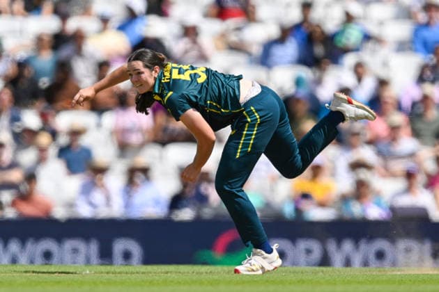 Australia Women v West Indies Women, ICC Women s T20 World Cup, Semi-Final Lucy Hamilton of Australia bowling during the ICC Women s T20 World Cup semi final match between Australia Women and West Indies Women at the Oval, London, UK on 30 June 2026. London Oval London UK Editorial use only , Copyright: xGrahamxHuntx PSI-24453-0009
