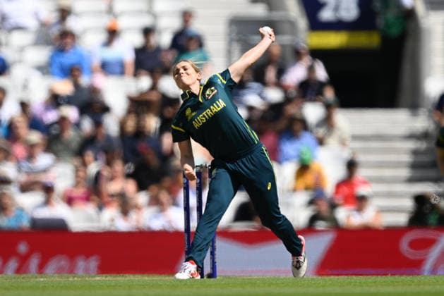 Australia Women v West Indies Women, ICC Women s T20 World Cup, Semi-Final Sophie Molineux of Australia bowling during the ICC Women s T20 World Cup semi final match between Australia Women and West Indies Women at the Oval, London, UK on 30 June 2026. London Oval London UK Editorial use only , Copyright: xGrahamxHuntx PSI-24453-0011