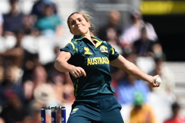Australia Women v West Indies Women, ICC Women s T20 World Cup, Semi-Final Sophie Molineux of Australia bowling during the ICC Women s T20 World Cup semi final match between Australia Women and West Indies Women at the Oval, London, UK on 30 June 2026. London Oval London UK Editorial use only , Copyright: xGrahamxHuntx PSI-24453-0013